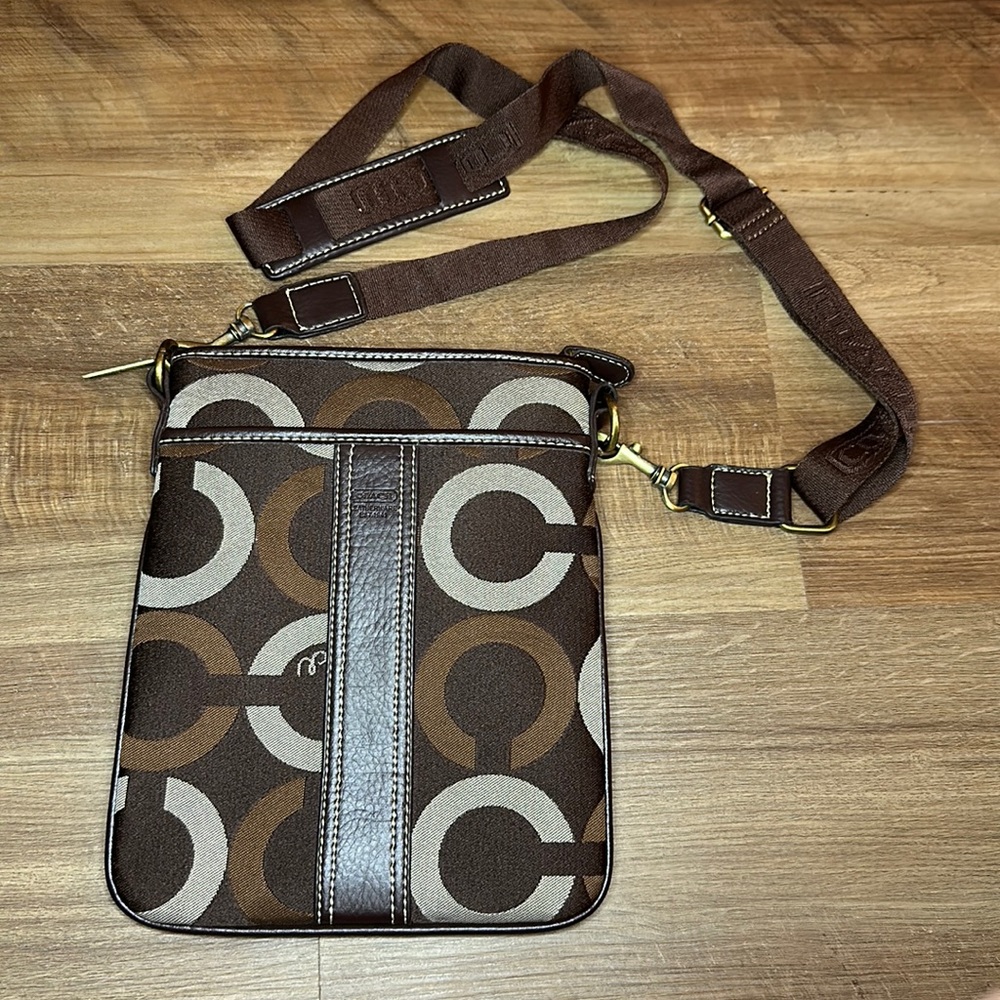 C brown crossbody purse